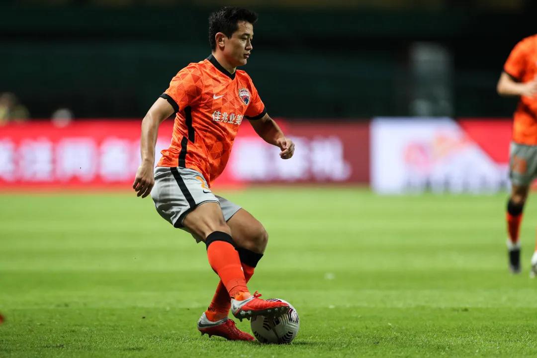 مباراة الزمالك والمصري السعوديصراع الأبطال في مواجهة نارية