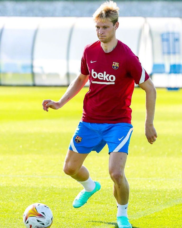 من هو أفضل لاعب كرة قدم في العالم 2024؟